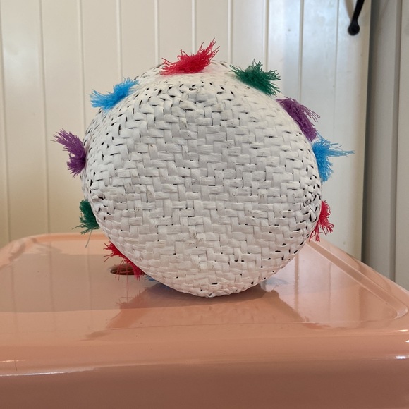 ❤️ LAST CALL Cutest storage basket w/ tassels! - Picture 2 of 3